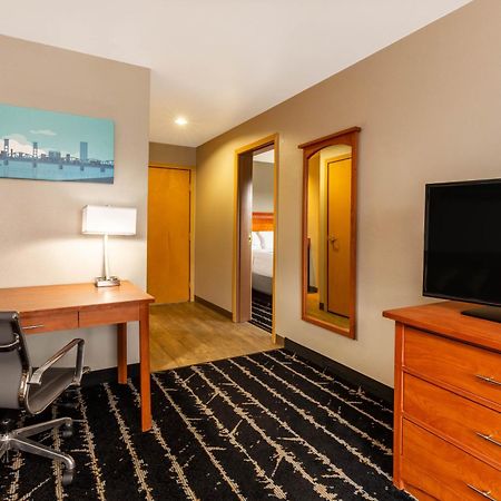 La Quinta By Wyndham Vancouver Esterno foto
