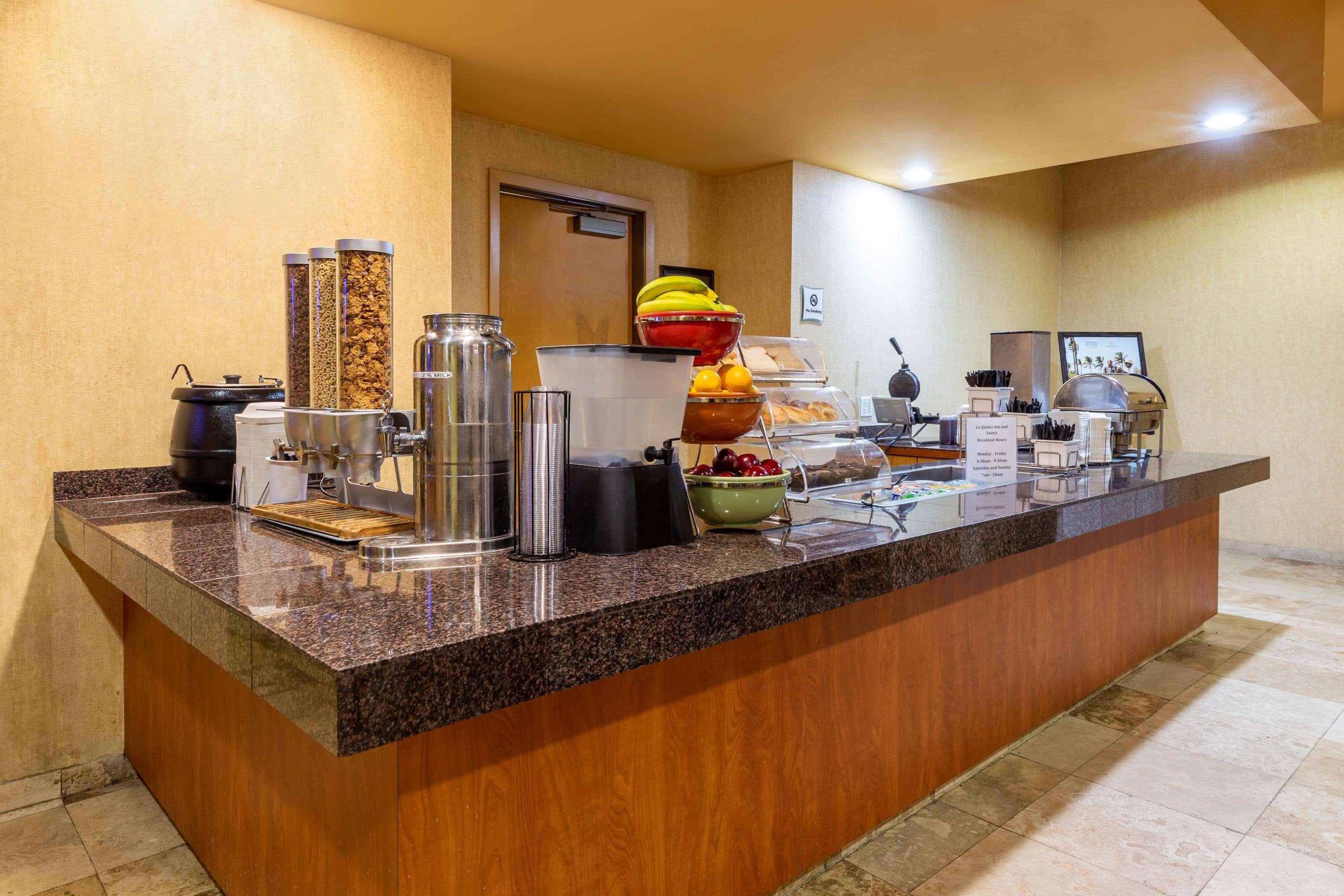 La Quinta By Wyndham Vancouver Esterno foto